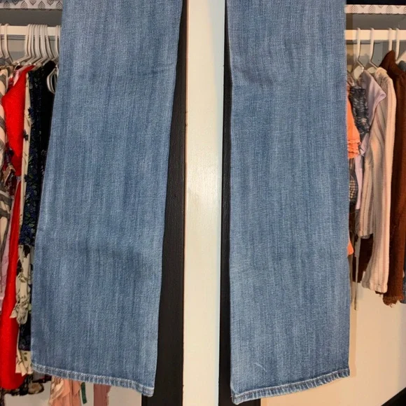 A&F Emma Low Rise Jeans - Picture 11 of 15